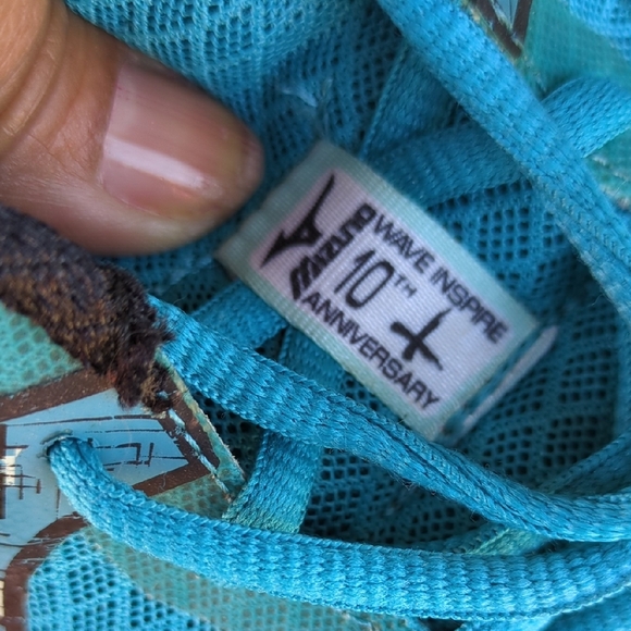 Mizuno Blue and Pink‎ Athletic Shoes Lightweight Performance - Picture 5 of 5